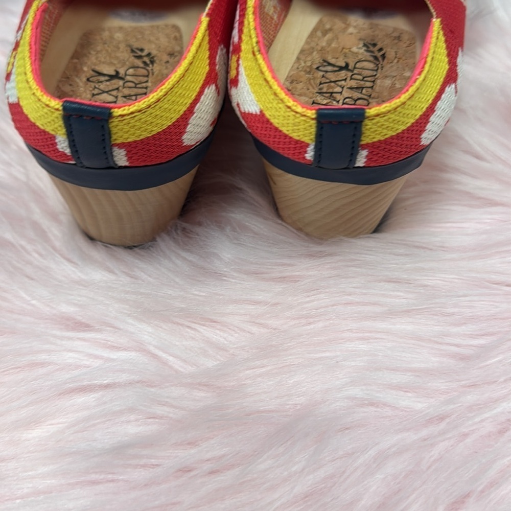 Stylish Floral Red Platform clogs - Picture 4 of 7